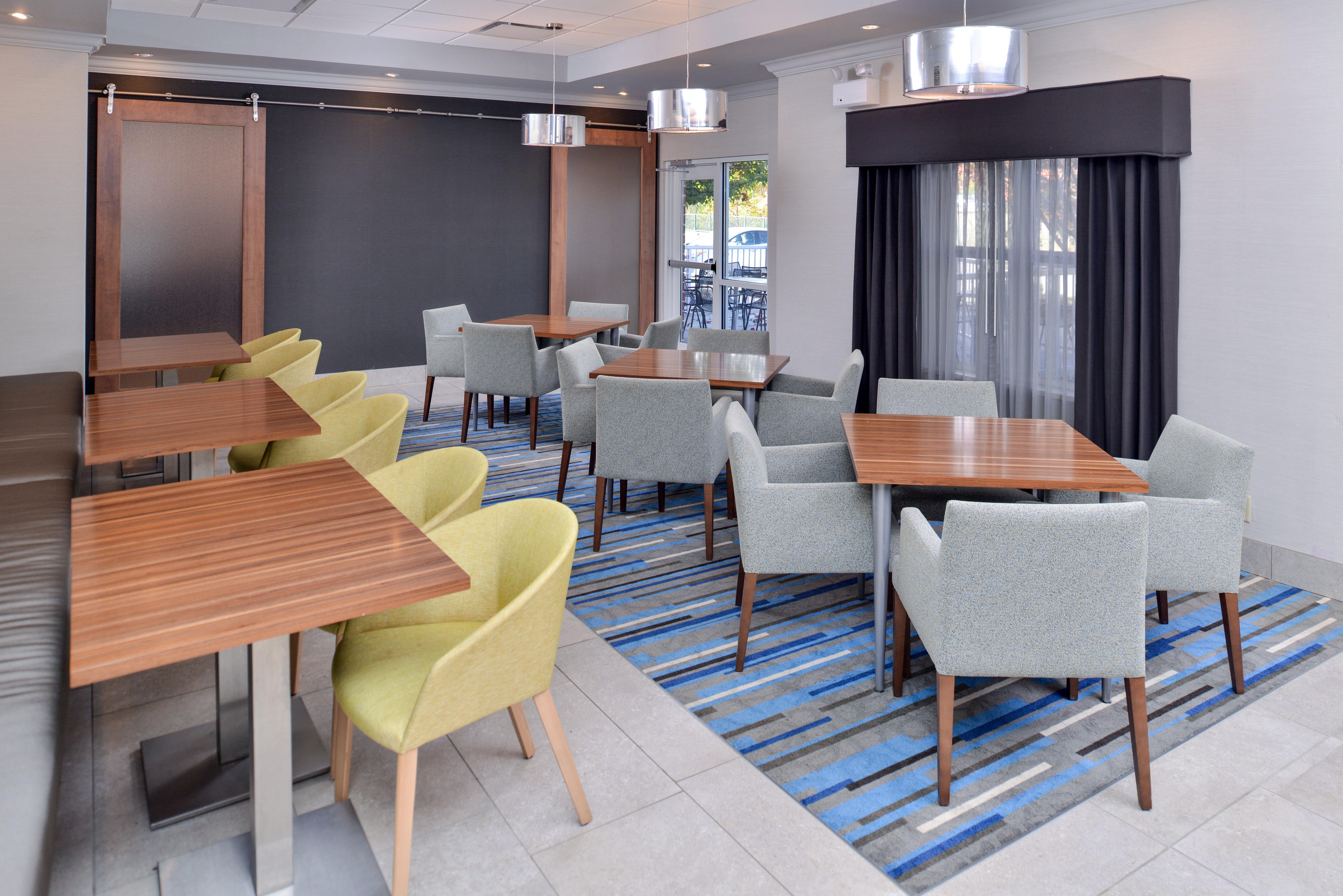 Holiday Inn Express Hotel & Suites St. Louis West-O'Fallon By Ihg Екстериор снимка