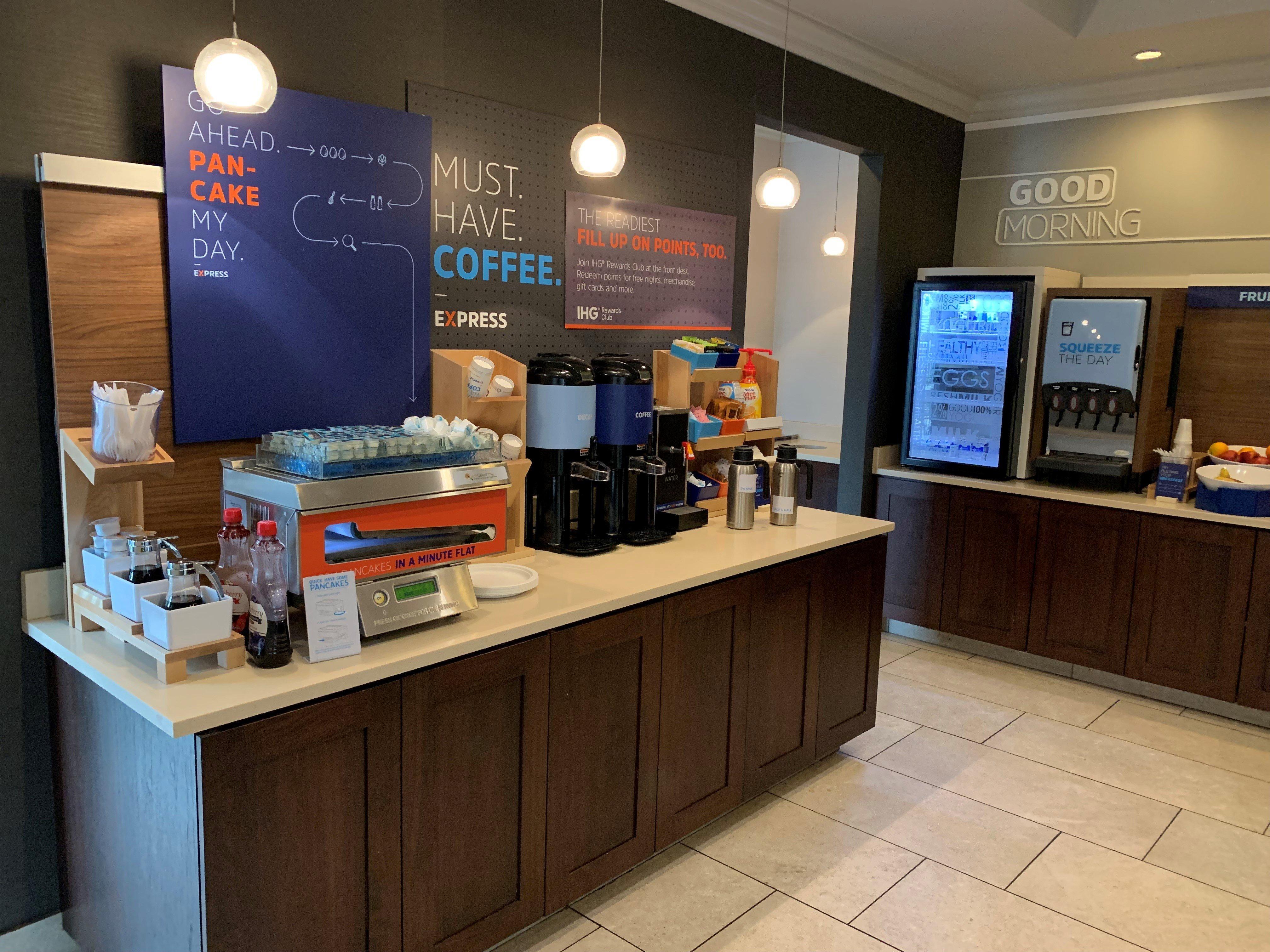 Holiday Inn Express Hotel & Suites St. Louis West-O'Fallon By Ihg Екстериор снимка
