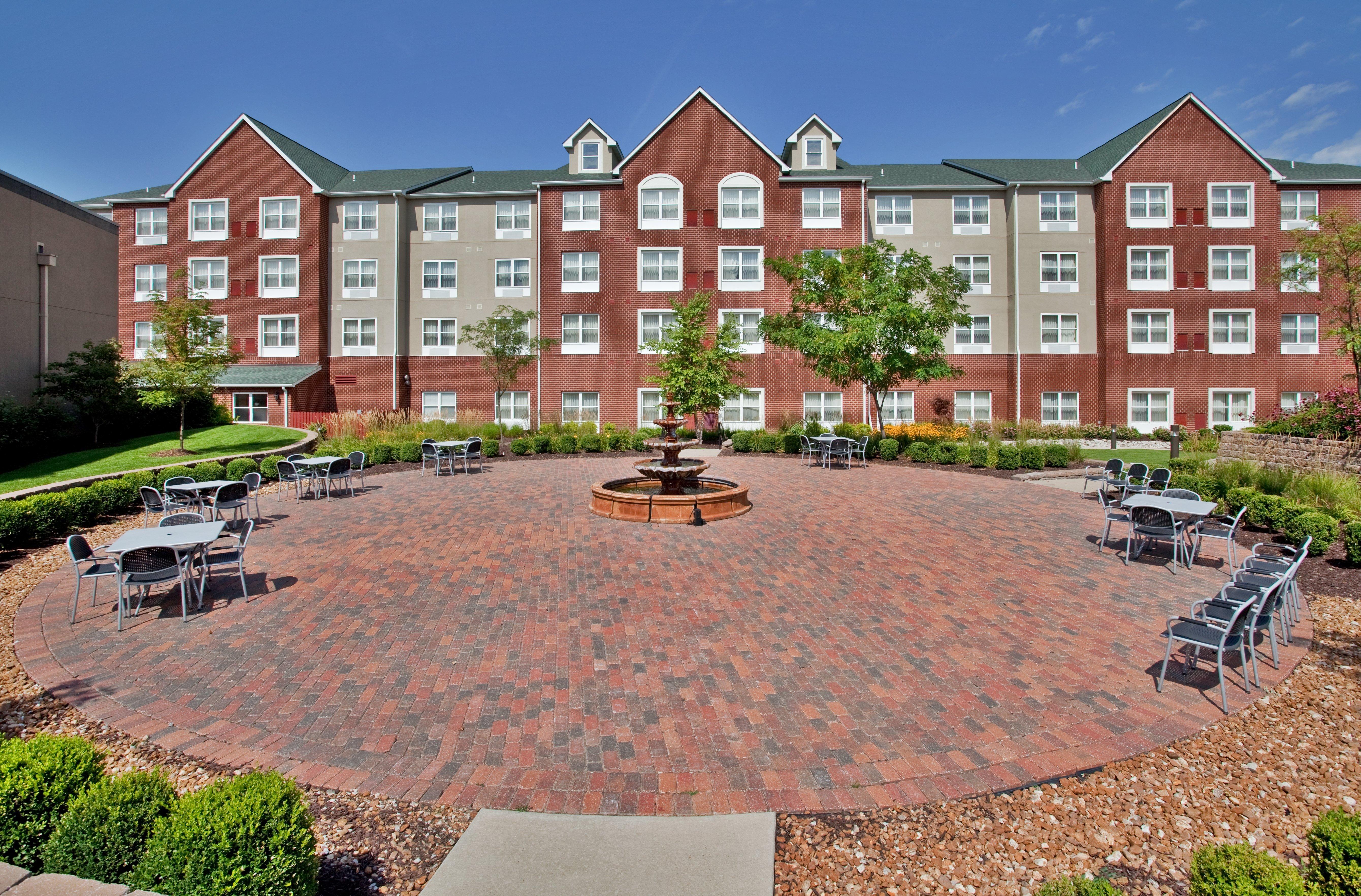 Holiday Inn Express Hotel & Suites St. Louis West-O'Fallon By Ihg Екстериор снимка