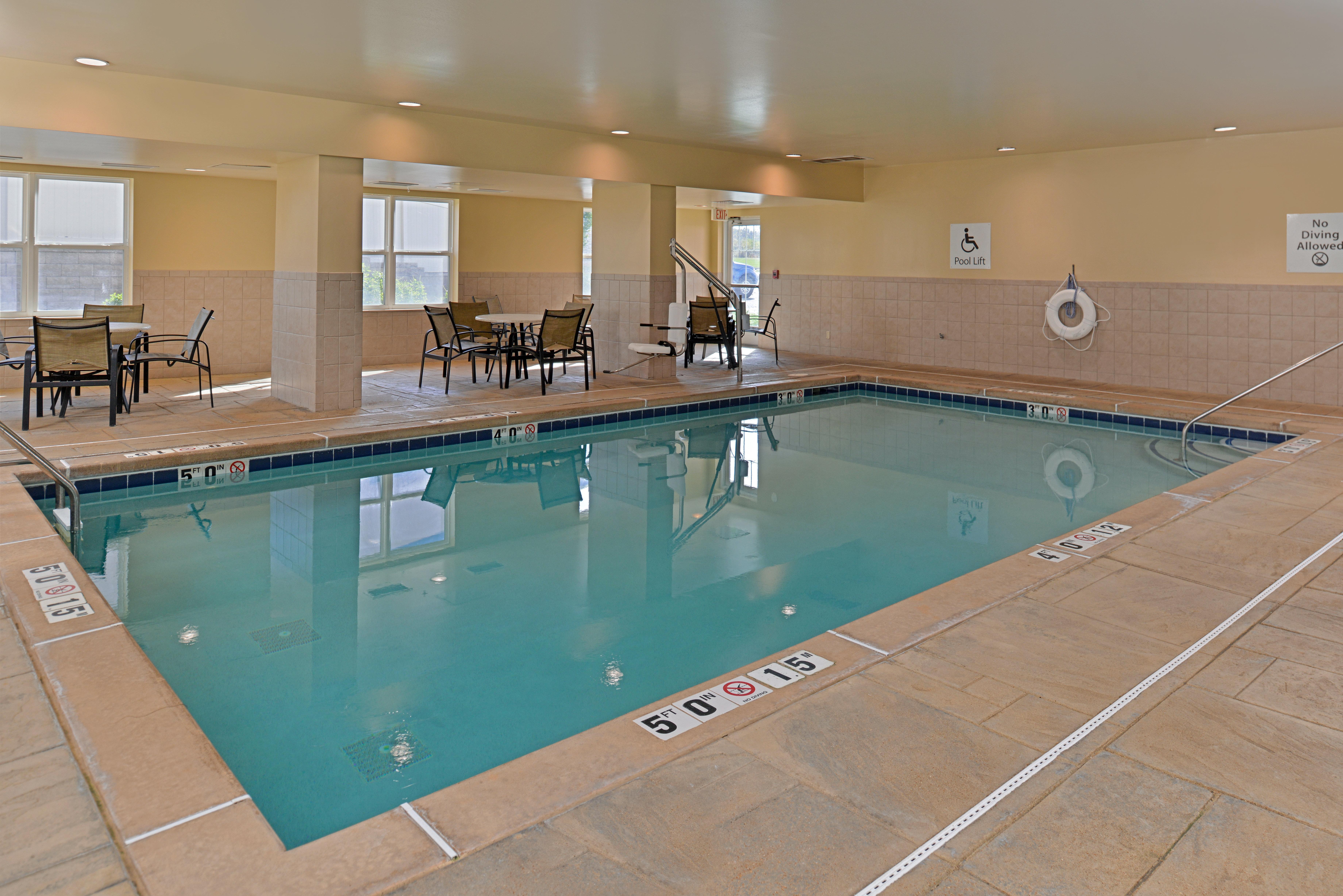 Holiday Inn Express Hotel & Suites St. Louis West-O'Fallon By Ihg Екстериор снимка